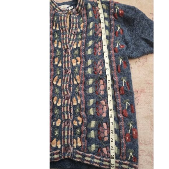 Vintage 90's Tulchan 100% Wool  3D Cardigan in Light Blue - Picture 9 of 10